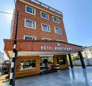 Bangunan di mana terletaknya hotel