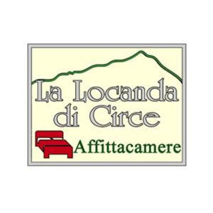 サン・フェリーチェ・チルチェーオにあるLa Locanda di Circeのラ・ルーモンダ・ドゥ・キュア事務所の看板
