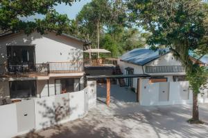 a view of the house from the street at Happy House Villa Phu Quoc in Phú Quốc
