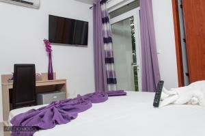 Μια τηλεόραση ή/και κέντρο ψυχαγωγίας στο Hotel Cesaria