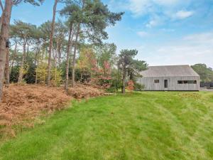 an image of a farm house with a grass field at 2 Bed in Lymington oc-95021 in Brockenhurst