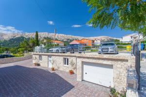 Gallery image of Apartments Mia in Baška
