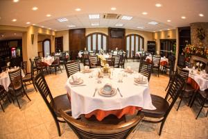 Restaurace v ubytování Hotel Campo Largo Comfort
