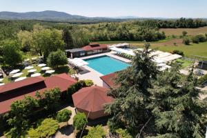 an aerial view of a resort with a swimming pool at Kosmajski Izvor in Sopot