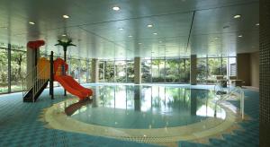 Bazén v ubytování Shanghai Dongjiao State Guest Hotel nebo v jeho okolí
