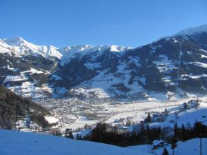 マトライ・イン・オストティロルにあるLampeterhofの雪の中のスキー場の景色