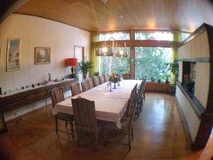Ruang duduk di B&B Neulomotie