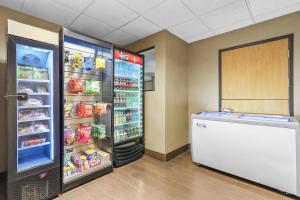 a grocery store with a refrigerator in a room at Comfort Suites El Paso West in Montoya