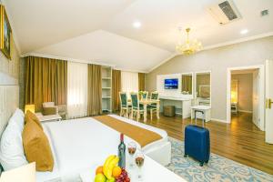 Televisor o centre d'entreteniment de Maris Hotel Baku