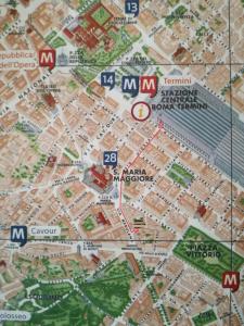 un primer plano de un mapa de una ciudad en Around The Corner Colosseo B&B en Roma