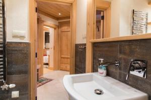 Kúpeľňa v ubytovaní udanypobyt Apartament Sauna Fun