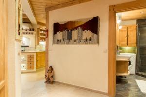 Kuchyňa alebo kuchynka v ubytovaní udanypobyt Apartament Sauna Fun
