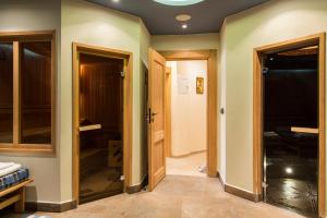 Posteľ alebo postele v izbe v ubytovaní udanypobyt Apartament Sauna Fun