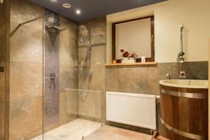 Kúpeľňa v ubytovaní udanypobyt Apartament Sauna Fun