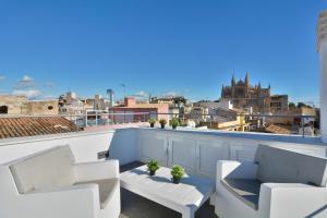 Foto dalla galleria di Lonja Suites Apartments a Palma de Mallorca