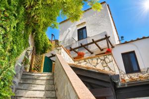 a set of stairs leading up to a building at Villetta Incanto relax in Cava deʼ Tirreni