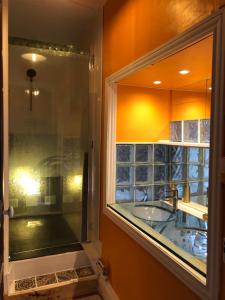 Gallery image of Maison Bourgeoise années 50 in Haybes +2 photos