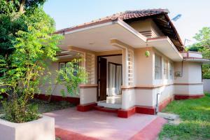 a small house with a porch at Naga Vasa in Jaffna
