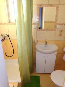 A bathroom at Penzión Gardoš Még 20 kép
