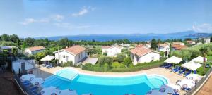 an aerial view of a swimming pool at a resort at Hotel Panoramica in Bardolino