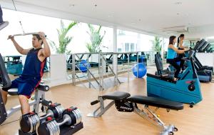 Fitness centrum a/nebo fitness zařízení v ubytování St Giles Hotel Makati