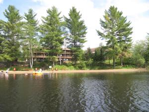 Gallery image of Spring Lake Resort in Dwight
