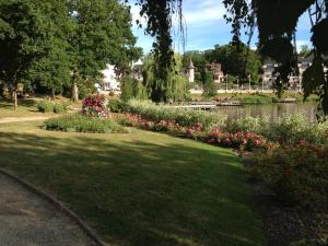 Zdjęcie z galerii obiektu La Potinière Du Lac Appartements w mieście Bagnoles de l'Orne