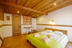 Postel nebo postele na pokoji v ubytování Guest House and camping Jurmala