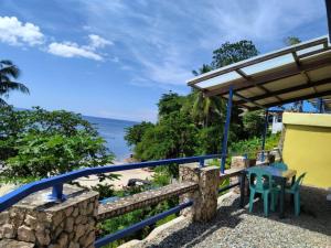 Gallery image of Artistic Beach Resort in Maricalom