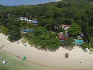 Gallery image of Artistic Beach Resort in Maricalom