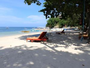 Gallery image of Artistic Beach Resort in Maricalom