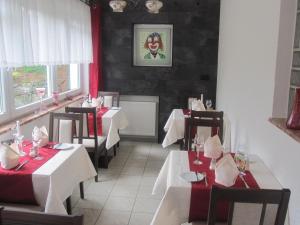 Restaurant o un lloc per menjar a Hotel zum Friedl