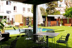 Градина пред Hotel Pietrarsa Portici