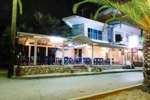 Budova, kde se aparthotel nachází