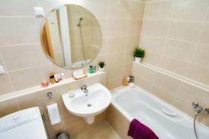 Ένα μπάνιο στο Trendy Deluxe Apartments