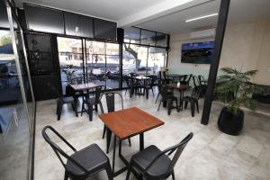 En restaurant eller et andet spisested på Hotel Picasso + 18 billeder