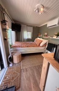 a bedroom with two beds in a room at Murrebo citystay in Örebro