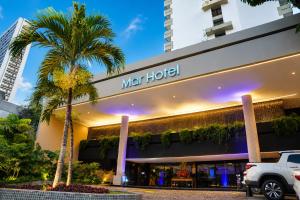 a car parked in front of a marriott hotel at Mar Hotel Conventions in Recife