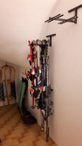 The fitness centre and/or fitness facilities at Haus Huber