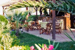 Сад в Karfas Bay View