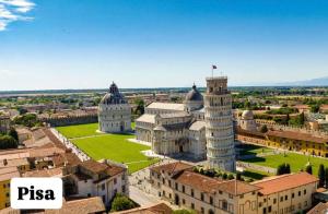 an aerial view of the city of pisa at Apartment between Pisa Lucca and Florence in Cascina