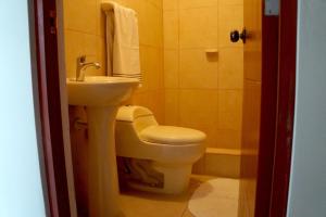 A bathroom at Casa del Inka Perú