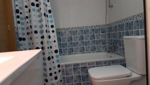 A bathroom at Apartamento Torrevieja