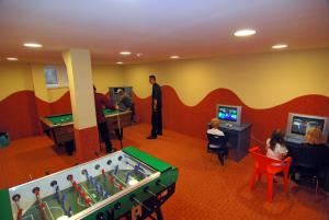 Pokój gier w obiekcie Hotel Garni Forelle