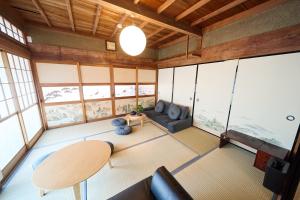 พื้นที่นั่งเล่นของ Tomisato's House +71 ภาพ