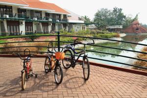 Jízda na kole v ubytování Silent Shores Resort & Spa nebo okolí