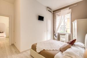 A television and/or entertainment centre at Vatican Miracle Suite