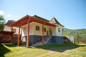a house being constructed with a roof at Carla House in Vidolm