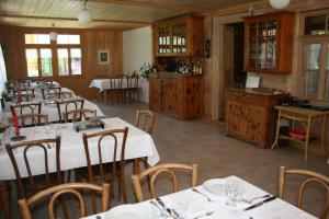 Restaurace v ubytování Hotel Waldrand + 37 fotografií