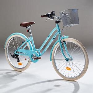 a blue bike with a basket on the front wheel at Il noce - case vacanza- in Sestri Levante